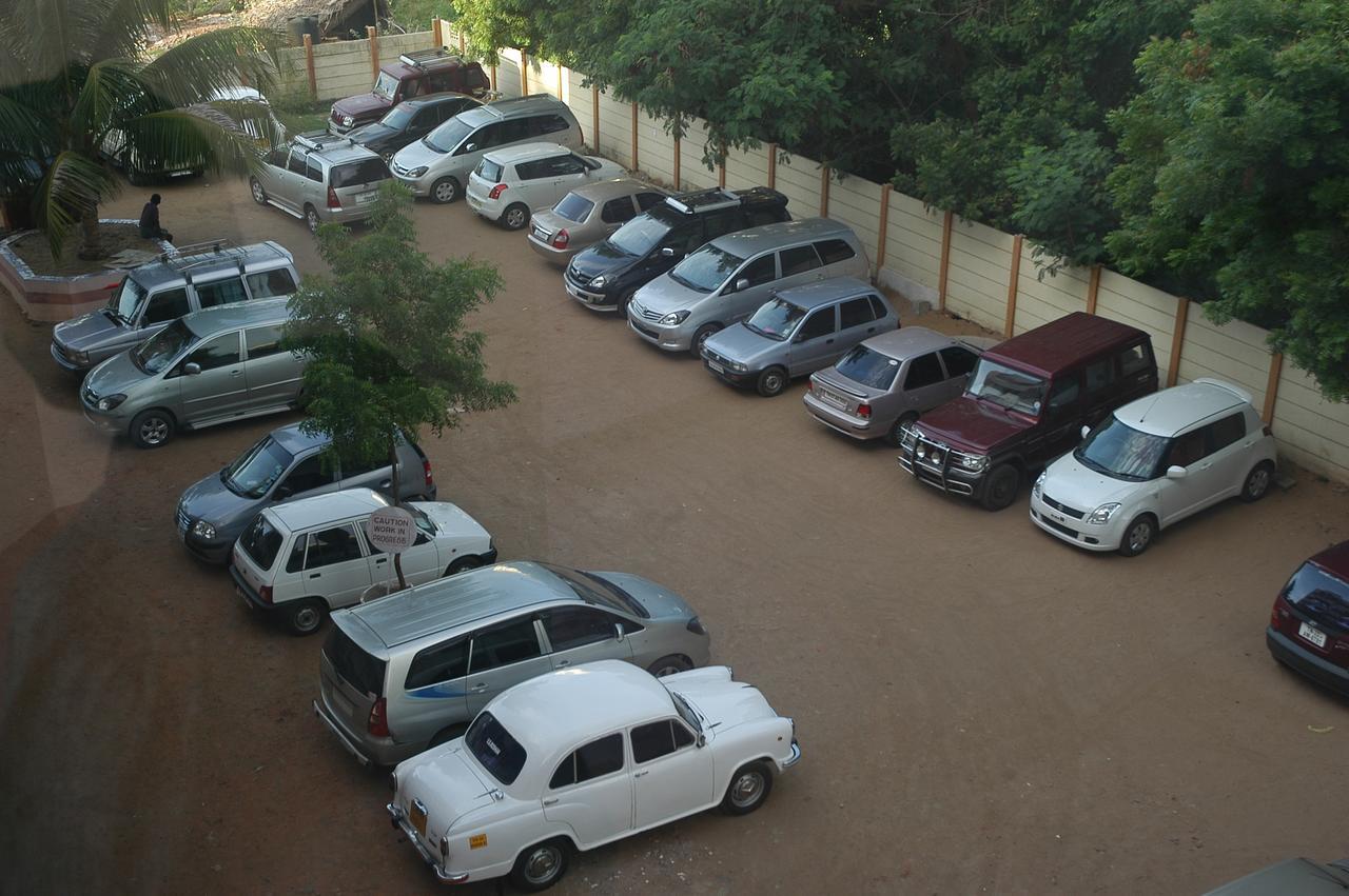 Hotel Athityaa Kumbakonam Bagian luar foto