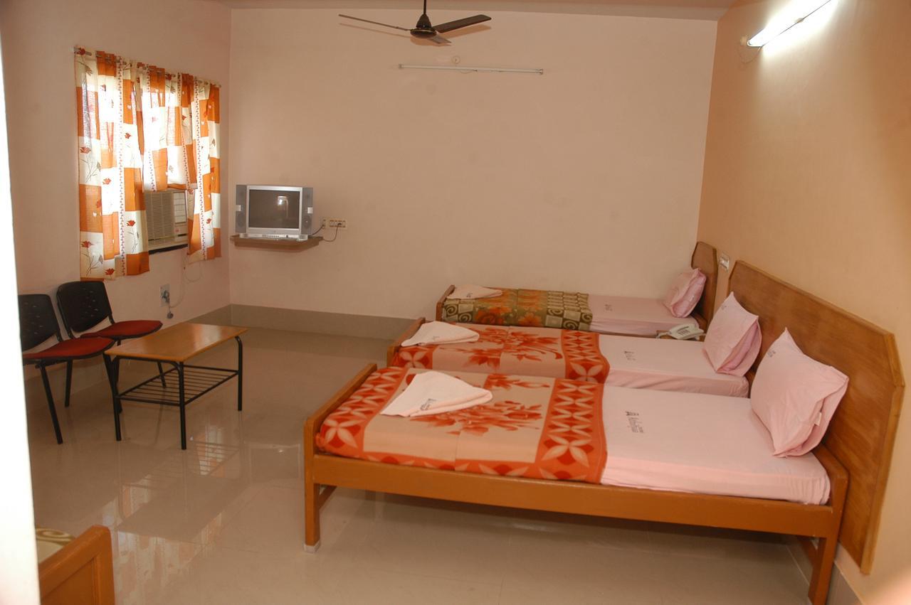 Hotel Athityaa Kumbakonam Bagian luar foto