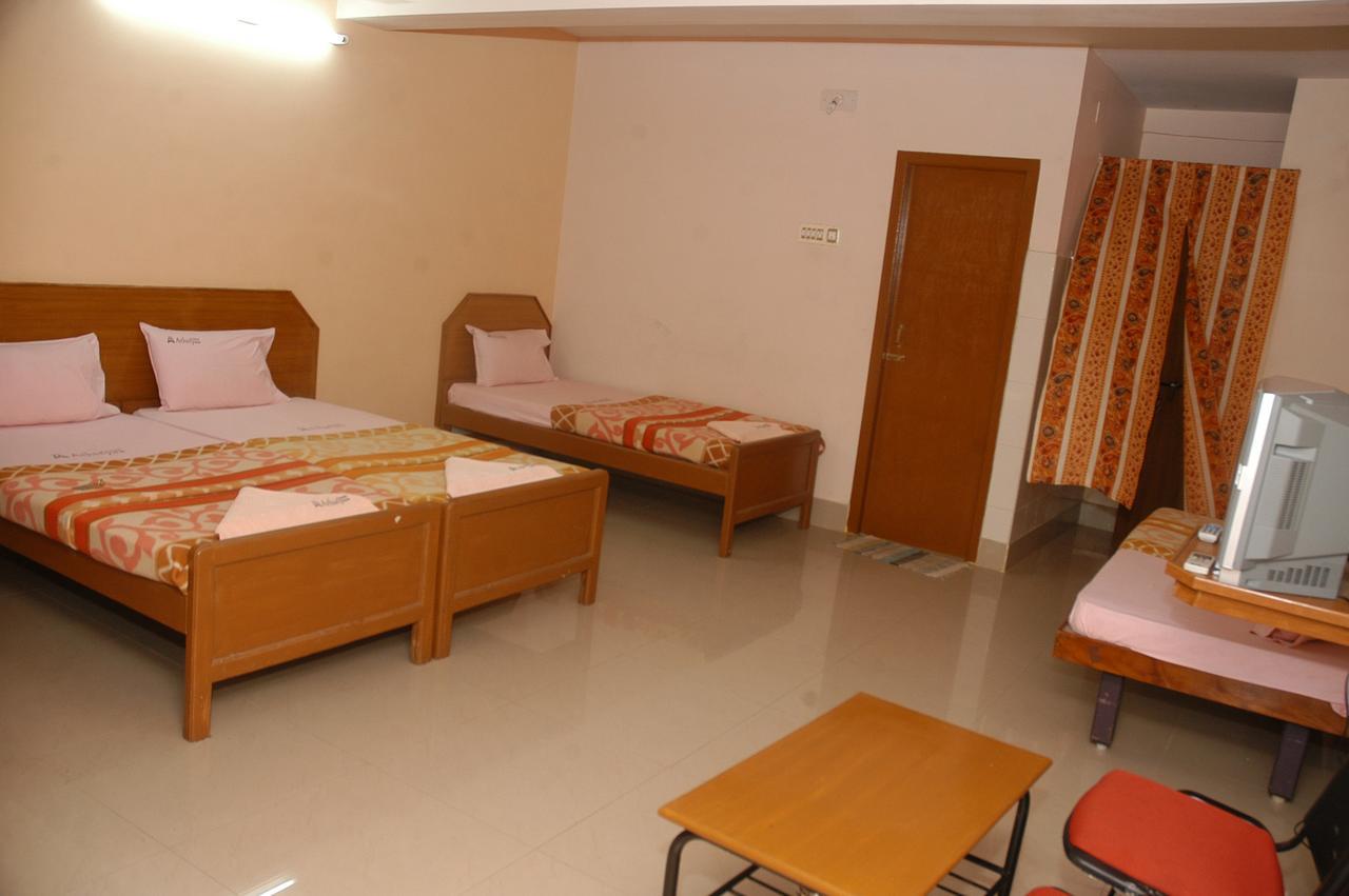 Hotel Athityaa Kumbakonam Bagian luar foto