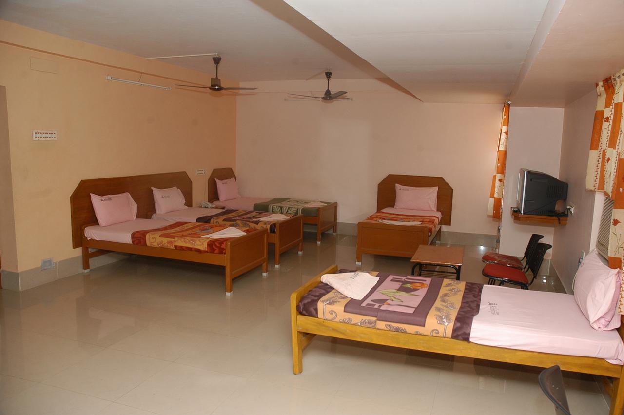 Hotel Athityaa Kumbakonam Bagian luar foto